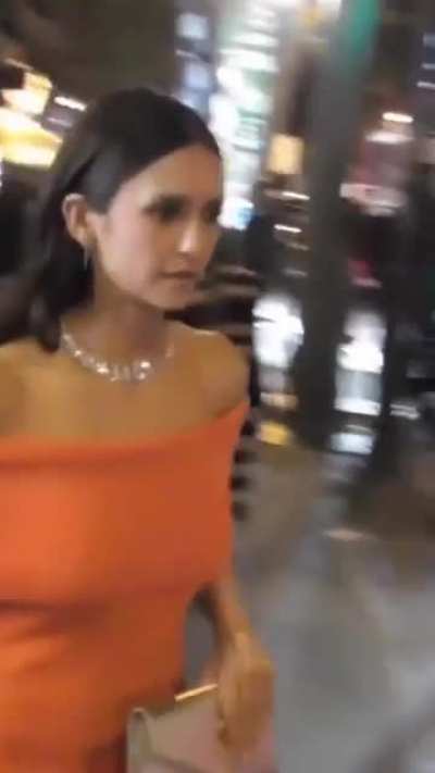 Nina arriving at Paris event