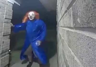 The clown had never seen such bs before