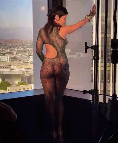 I could worship her 24/7