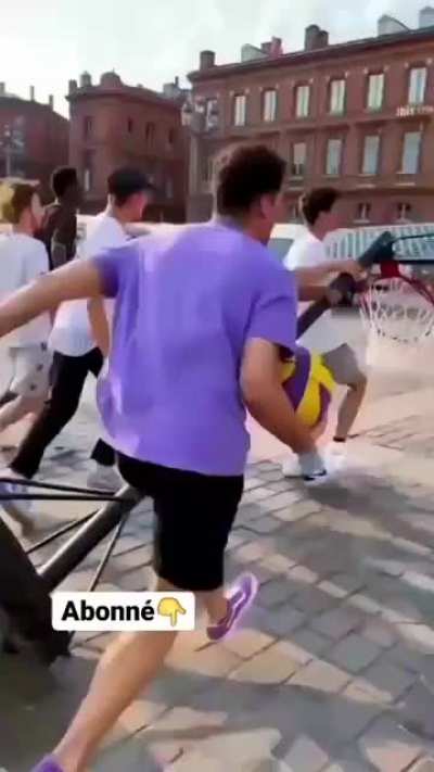 She shoots, guys go wild!