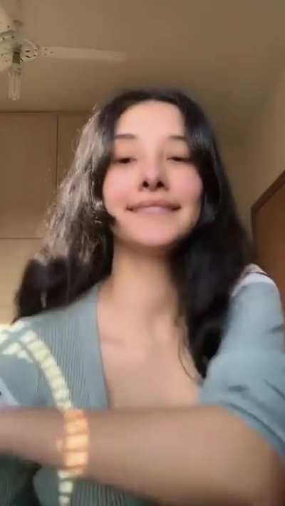Bouncy perfect tiddies 🍈🍈