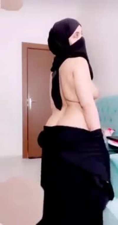Hot arabian hoe 😘