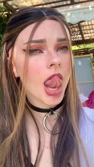 Do you wanna fuck my cute little face? 🥴