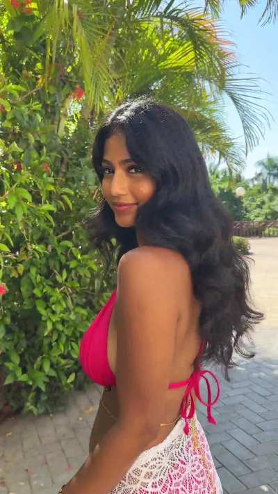 Deya’s divorce was the best thing to happen to her. Look at how she shows it off now. 
