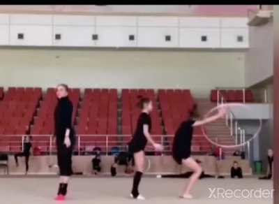 1 circle 3 Person (Sorry for the quality)