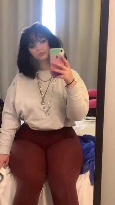 Super thick thot. What’s the @?