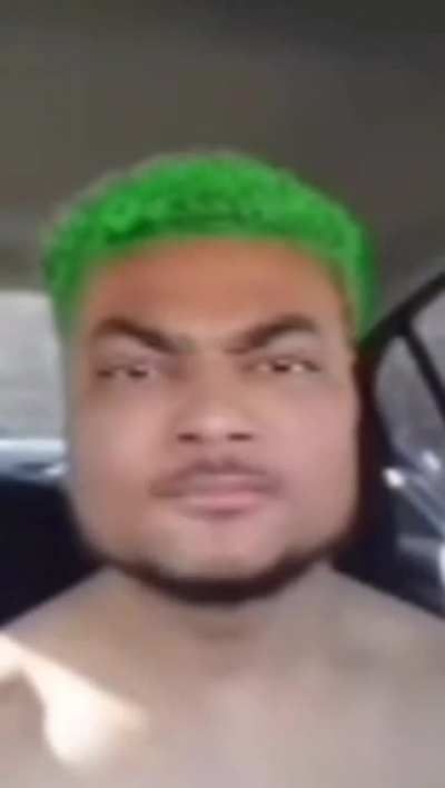 Minecraft dirt block tells you to look at his weiner