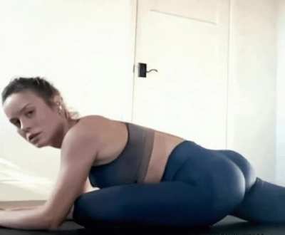 Brie Larson so delicious in spandex gym gear