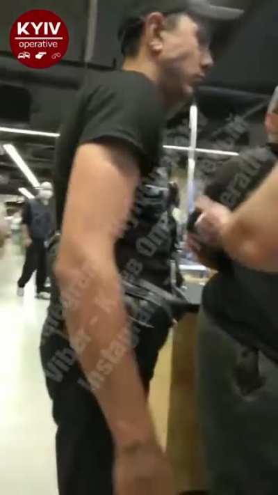 Anti-maskers arguing with a security guard got punished by a monster passerby
