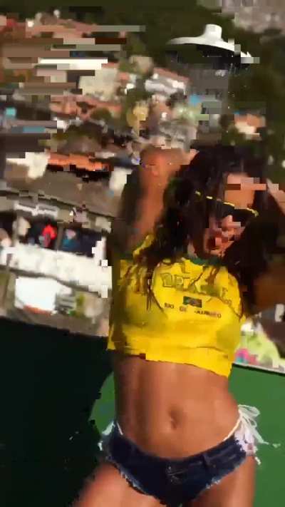 Anitta @anitta