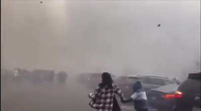Colorado wildfires forced an emergency evacuation of a Costco. What is said at the end makes it seem straight out of a nightmare.