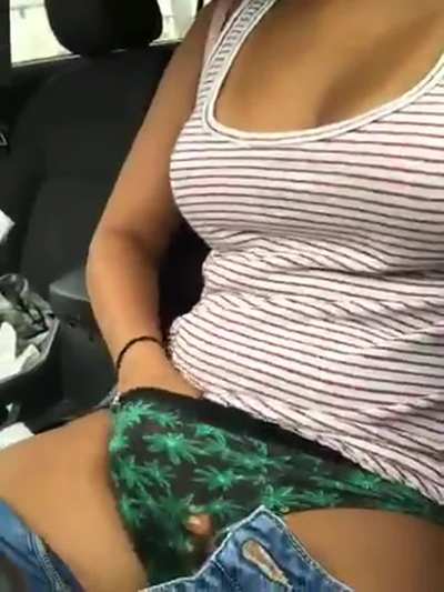 I love her dirty talk and moans! 🤤