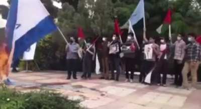 Allah bile israilin yanında aq
