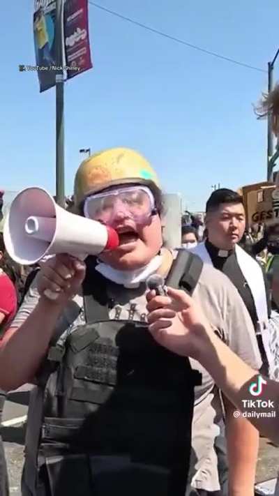 Leaf blower-wielding mom at LA anti-ICE protest attributes Trump admin's attacks on immigrants to him being rejected by Salma Hayek