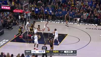 [Highlight] Anthony Davis with a big time block to keep the Lakers up 6 with his 3rd