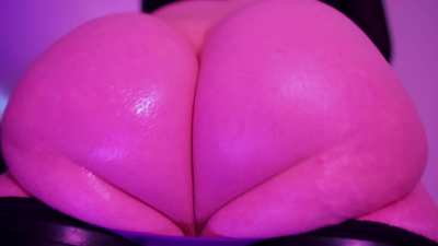 Juicy femboy ass