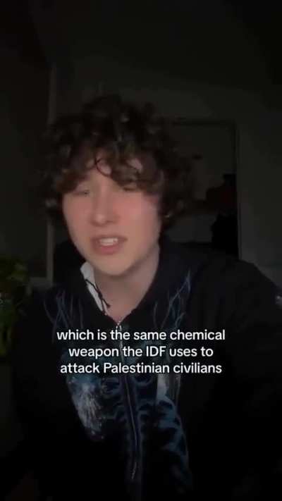 Zionist soldier attacking eight Americans college students in a pro Palestine protest on campus!!!