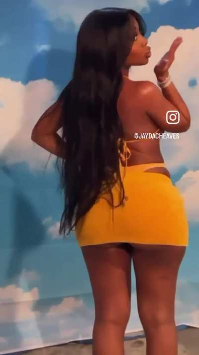 Jayda Wayda (@jay<wbr>dache<wbr>aves)