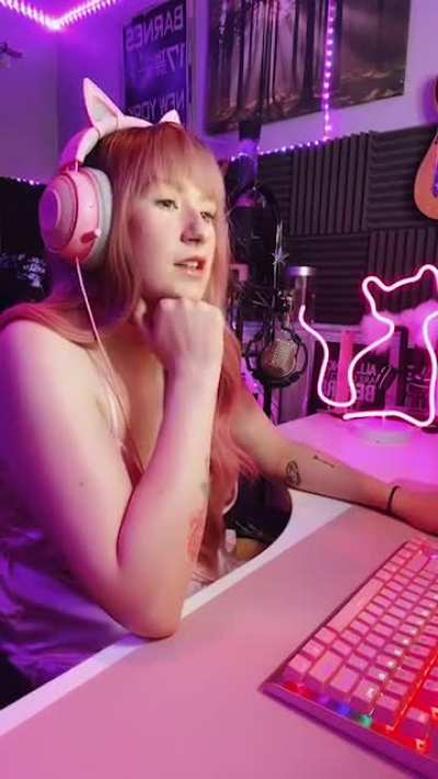 r/New<wbr>TikTo<wbr>kLive<wbr>NSFW Lounge