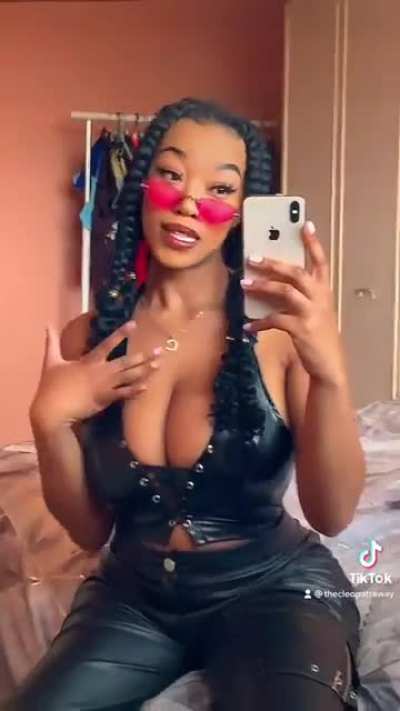 👀
