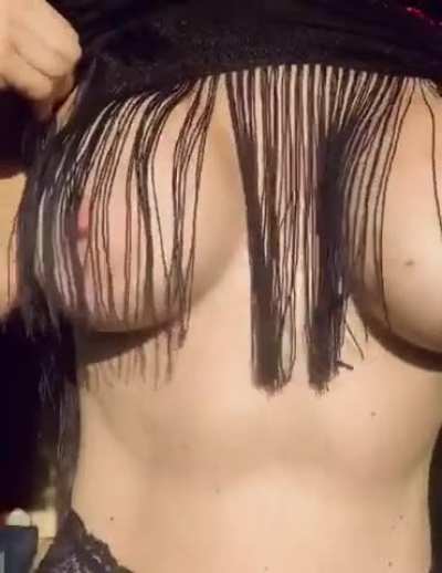 Grab Those Boobs!
