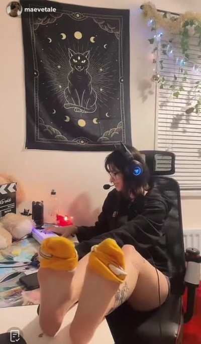 @MaeveTale sock removal
