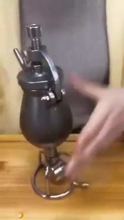 An explosive method to make popcorn in China.