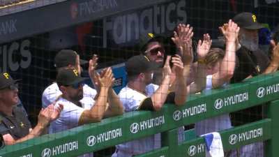 [Highlight] [Highlight] Andrew McCutchen's 2000th hit to lead off the last game of the Pirates' homestand