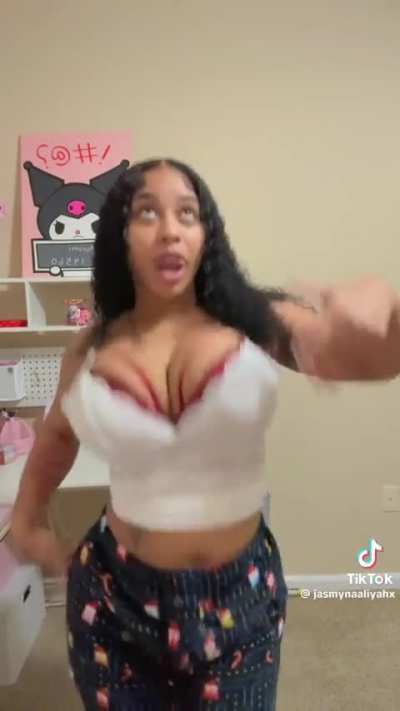 @jasmynaaliyahx