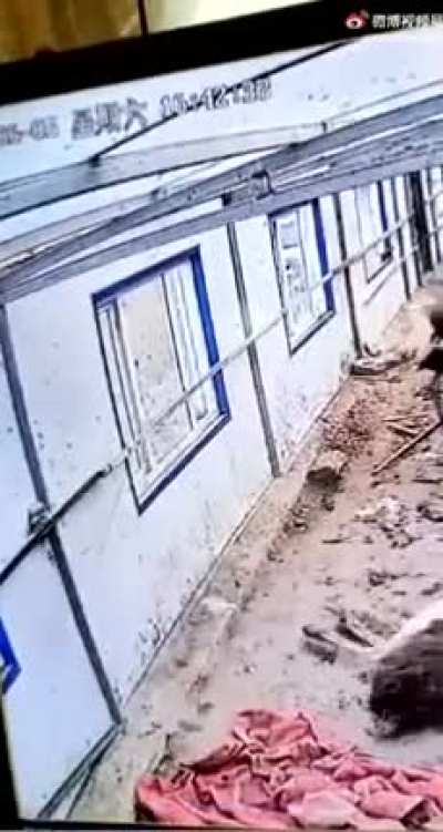 Куча полит<wbr>ическ<wbr>их назва<wbr>ний для данного видео.