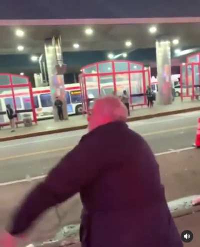 Lmao yo no racist shit but white ppl really be wired different , what possessed him to bite that shit ? 😂😂😂