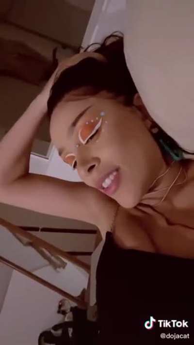 Now this kids getting roasted by Doja cat