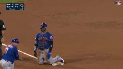 [Highlight] Kike Hernandez guns down Jonathan Villar trying to tag to 3rd