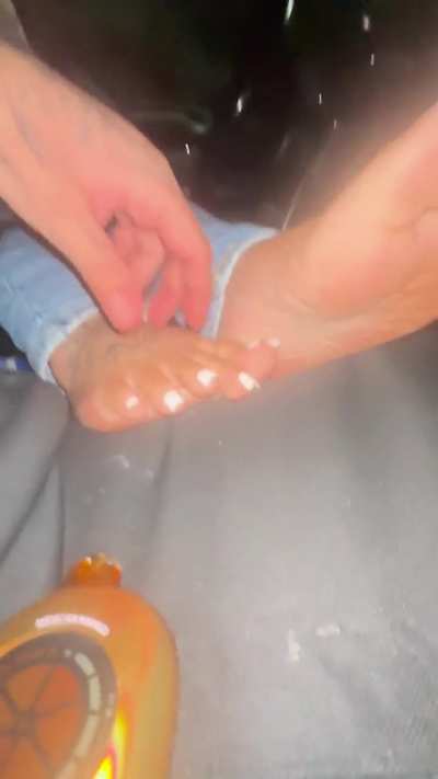Latina baddie soles hmu for full vid