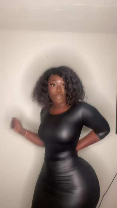 curvy in black