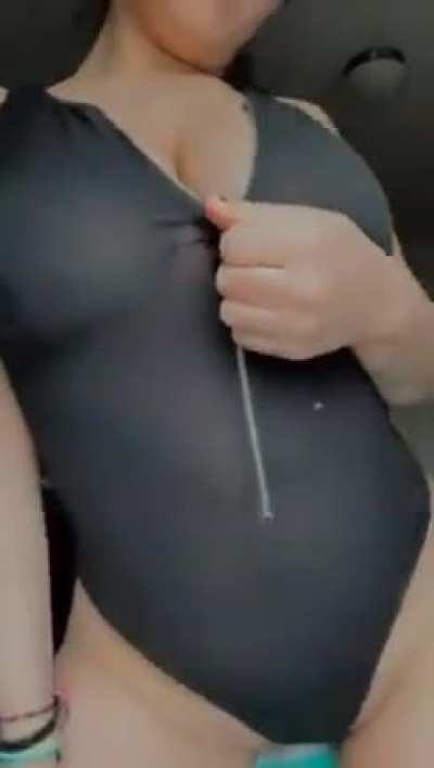 Who's this and can somebody help what site is she from?