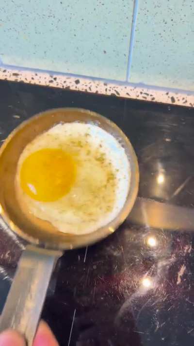 Blini pan for one egg