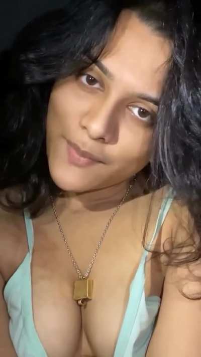 Instagram Reels Hot Desi Erotic Model Sleeveless Cleav<wbr>age🔥🔥<wbr>🔥