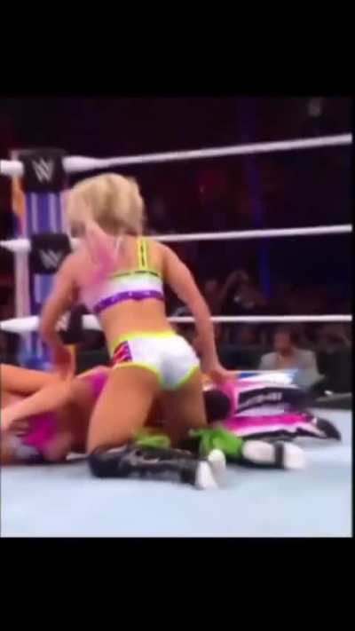 Alexa and that biscuit butt