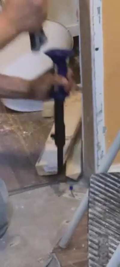 Nail .22 gun misfires.