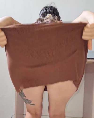 Bien peludo por detrás