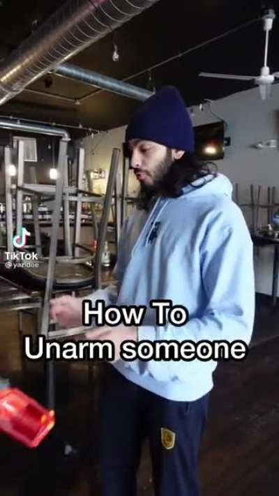 TUTORIAL | How to unarm someone! (EASY)