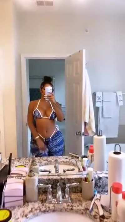 Fine azz Kitty