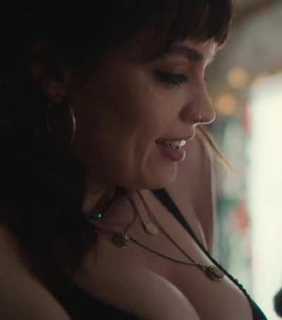 Emma Mackey