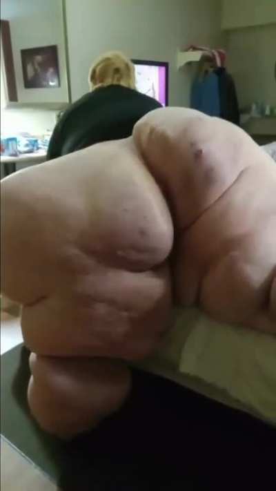 Ass shaking