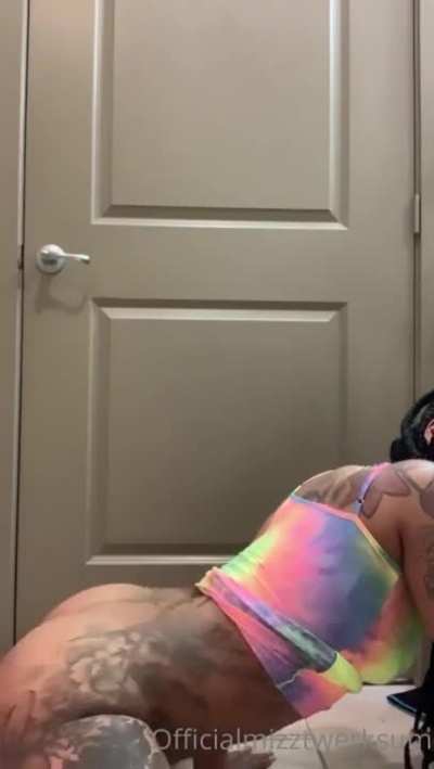 MIZZ TWERKSUM