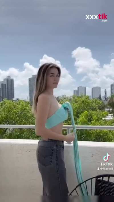 big boobs reveal