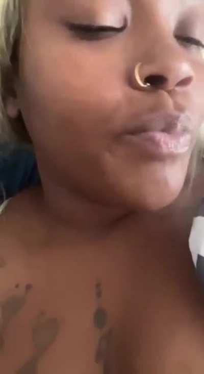 Tongue queen Lex