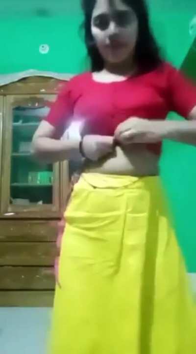Beautiful Indian Girl In Saree