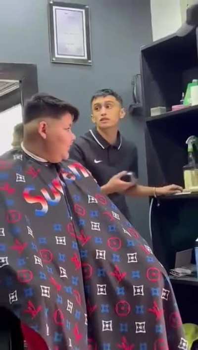 Creo que no debí haberle dicho que me afeitara con navaja